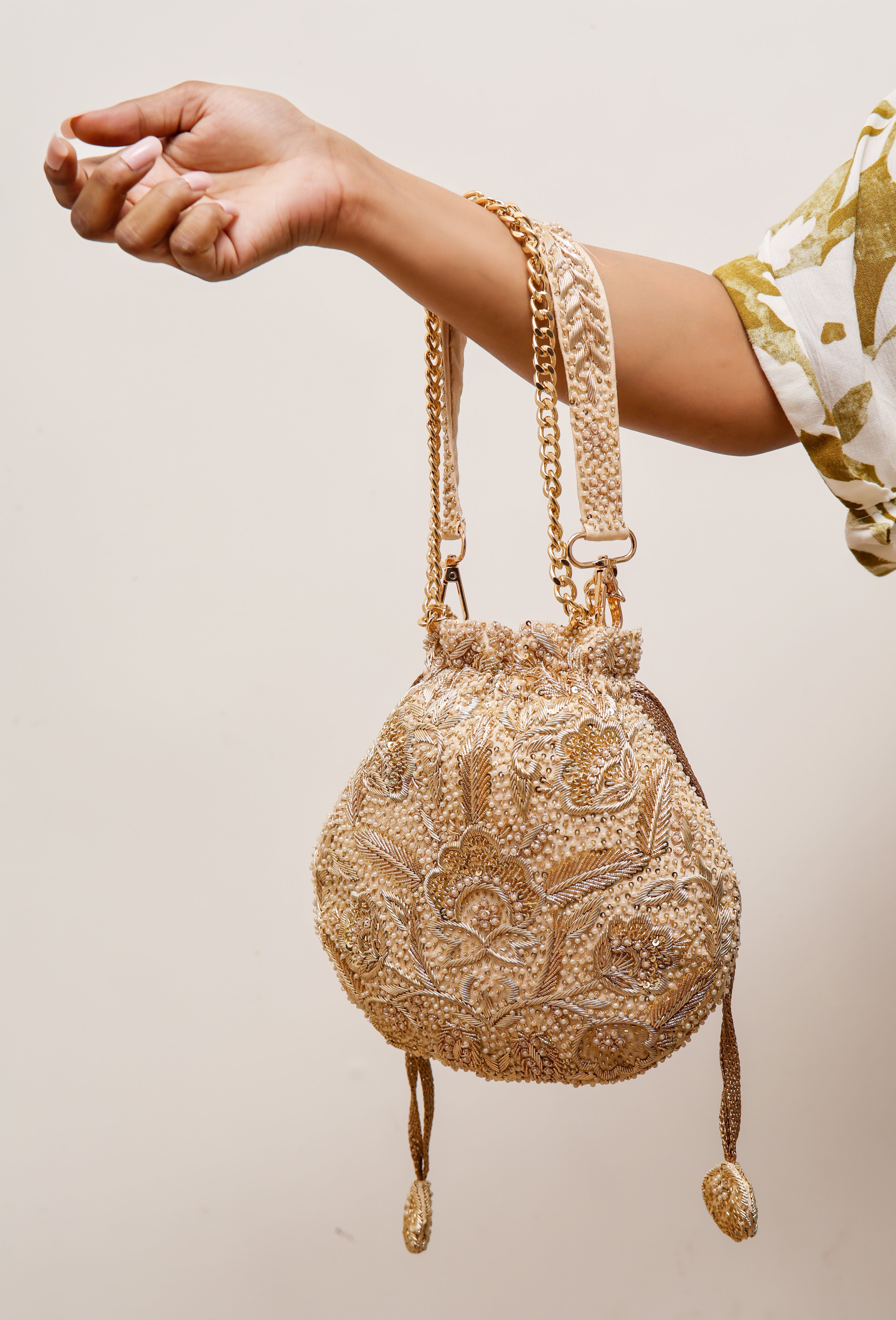 The dabka heritage potlibag beige zardozi potlibag