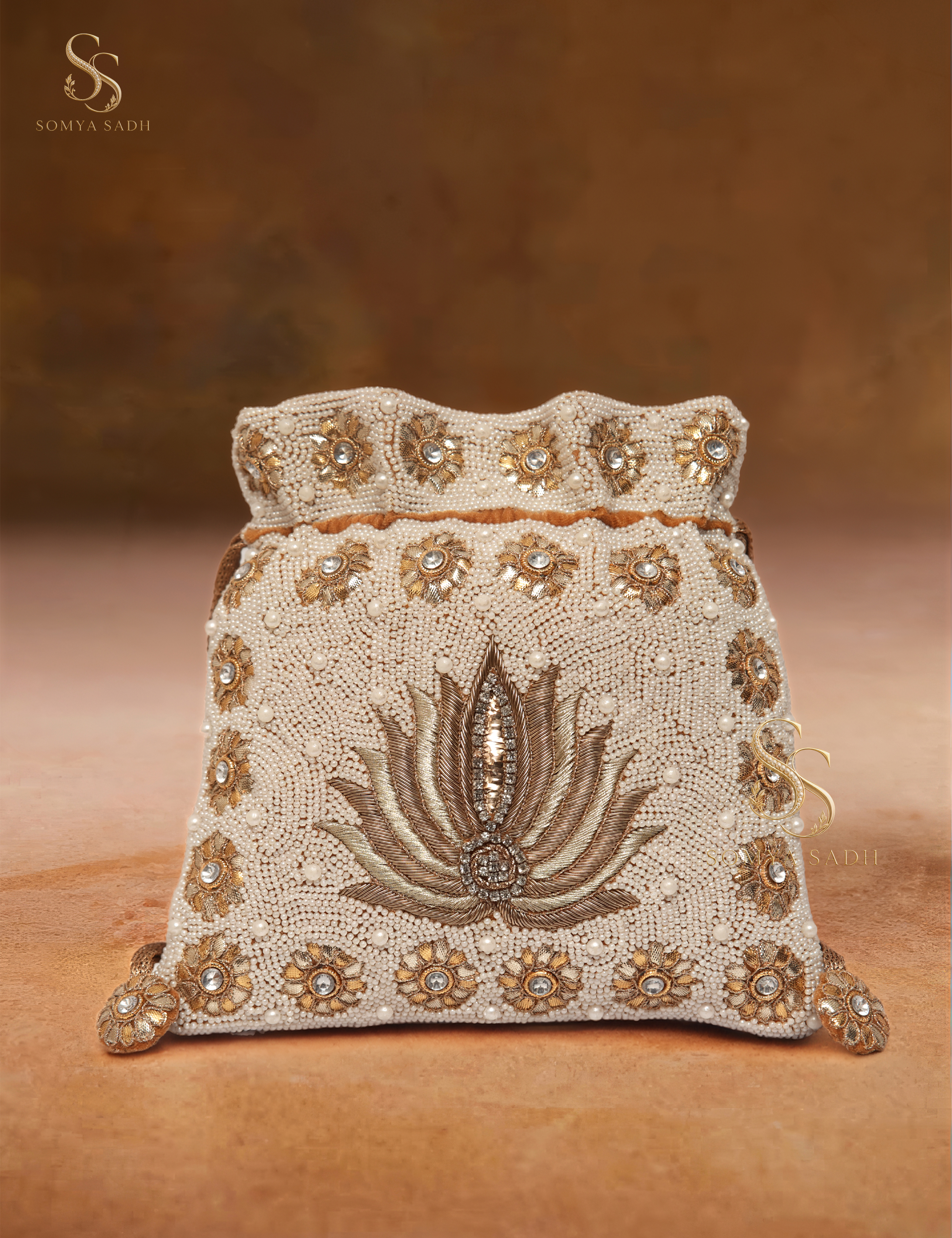 Sunehri Jharokha Gold Potli, detail or alternate product view